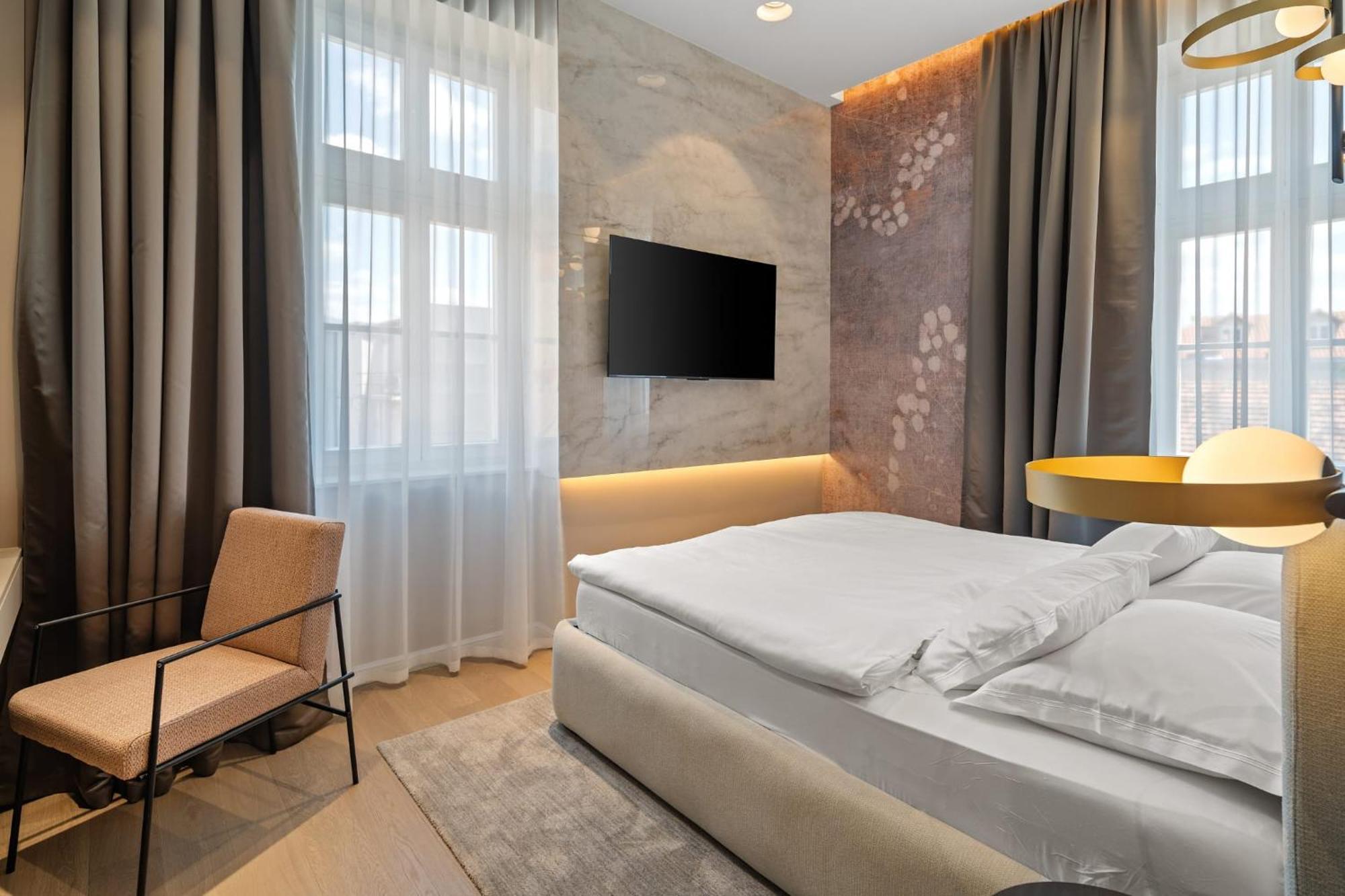 Monamel Luxury Suites Спліт Екстер'єр фото